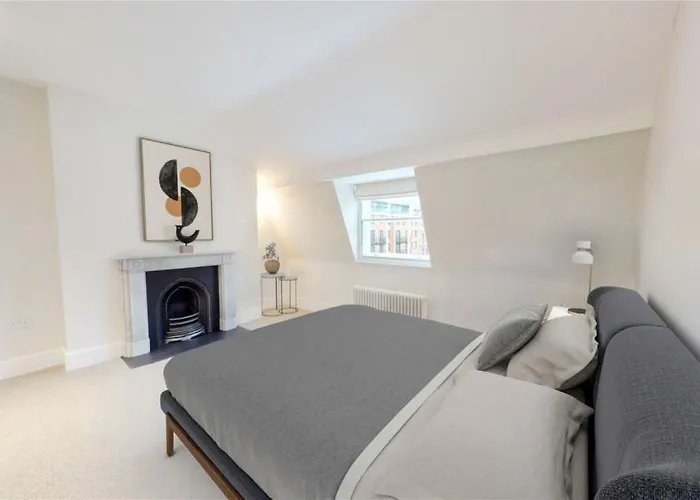 3 Million Pound Super Prime Bond Street Mayfair Sleeps 6